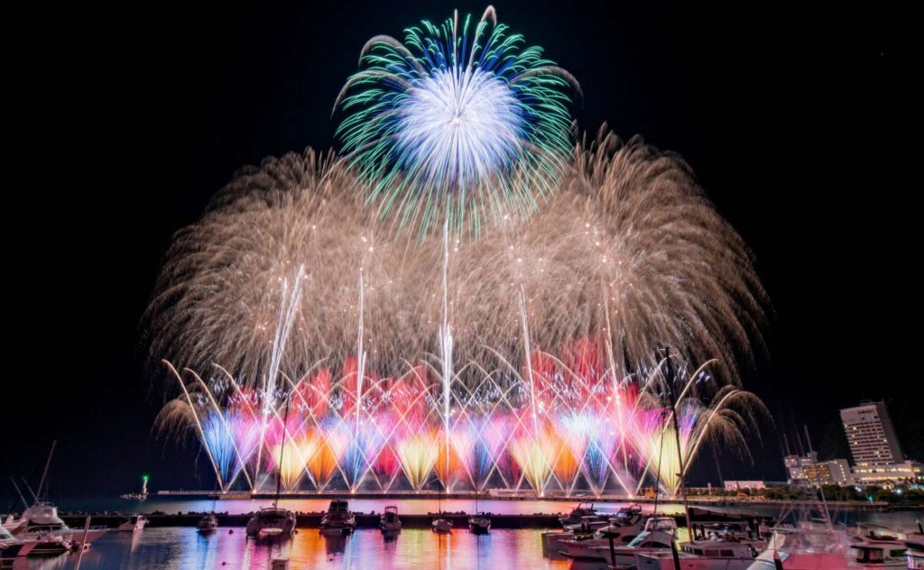 熱海海上花火大会のデジタルスターマイン