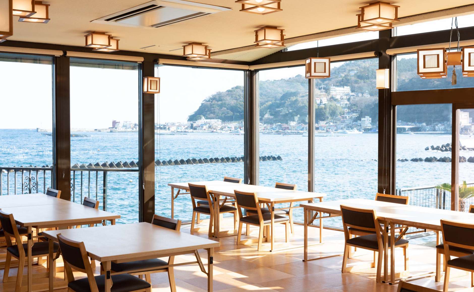 熱海温泉平鶴の海が見えるお食事処