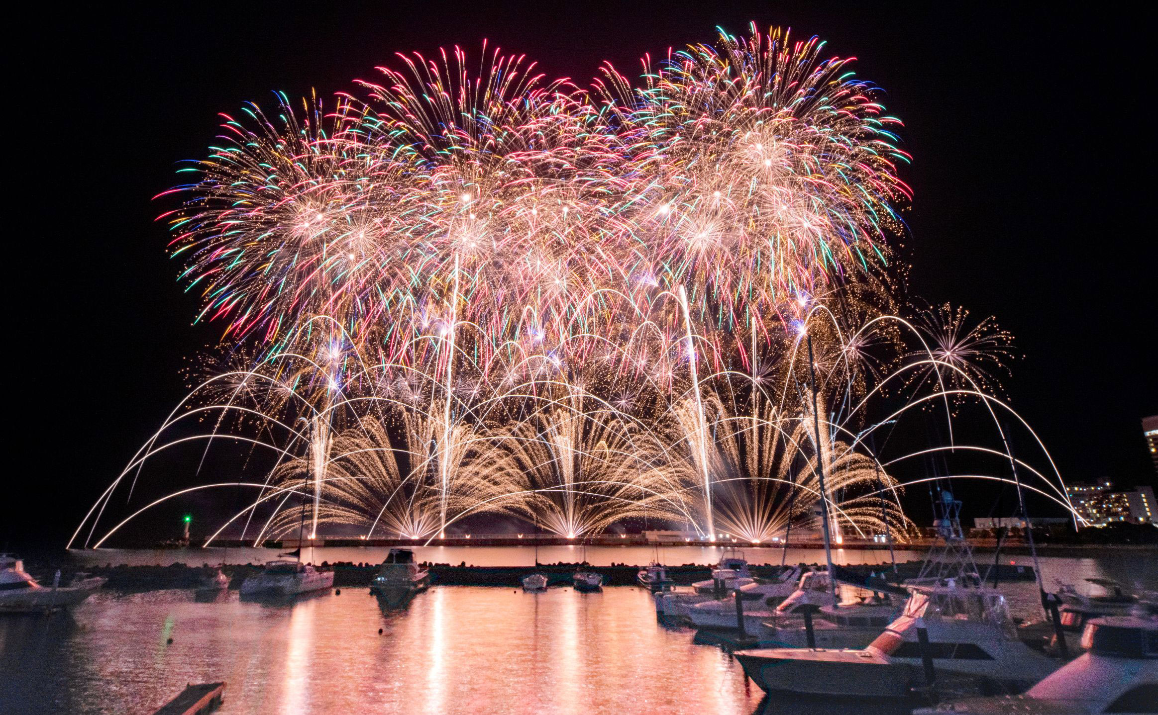 熱海海上花火大会　オープニングステージ