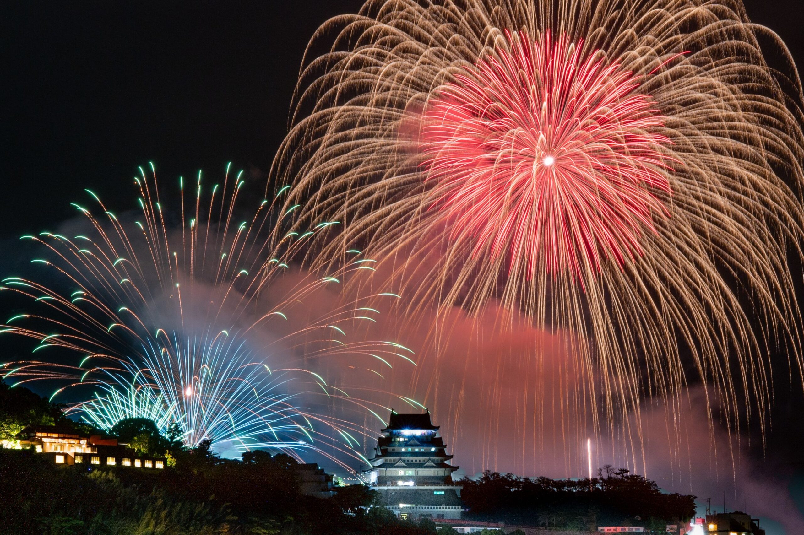 2/12(祝)新春熱海海上花火大会開催しました。 | 熱海温泉 湯の宿 平鶴（ひらつる）