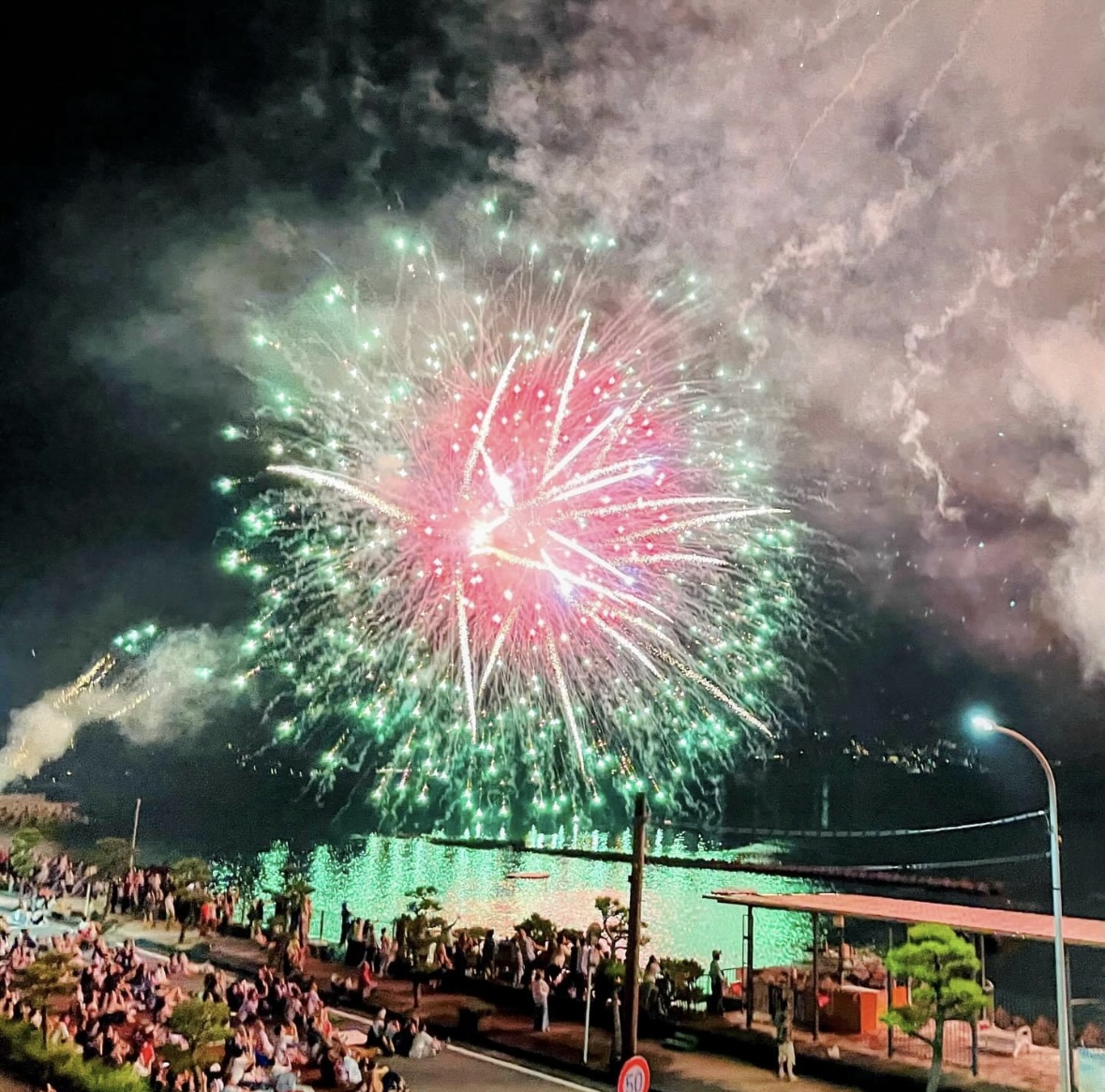 8/16 網代温泉海上花火大会 平鶴目の前 今回は更に豪華絢爛に | 熱海